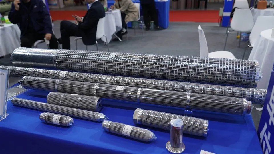 Anpassade storlekar 10 \\ "20 \\" 30 \\ "40 \\" Rostfritt stål veckat filterkassettolja Hydrauliskt filterfiberfilternät Användning