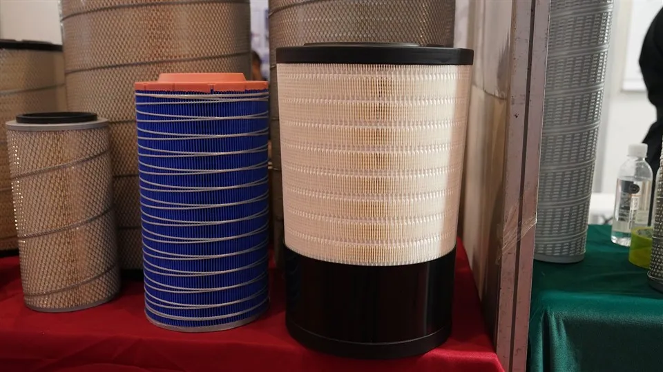 Tungt lastbil luftfilter metall reservdelar maskinutrustning p 628203 11 k 9-21320 11 k9-21310 Ny begagnad anpassning